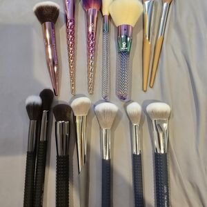 Moda Multicolor and Metallic Makeup Brush Set
